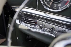 Mercedes 300SL front dash