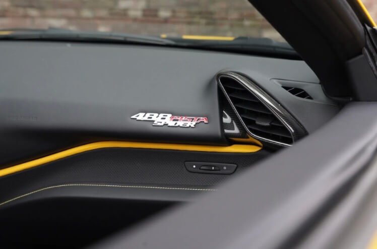 Ferrari Pista Spider